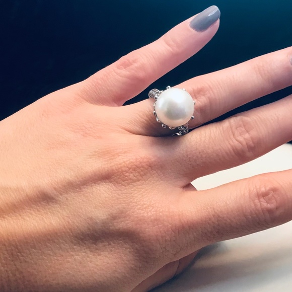 Genuine Cultured White Pearl & Zircon Crown Ring - Picture 5 of 10